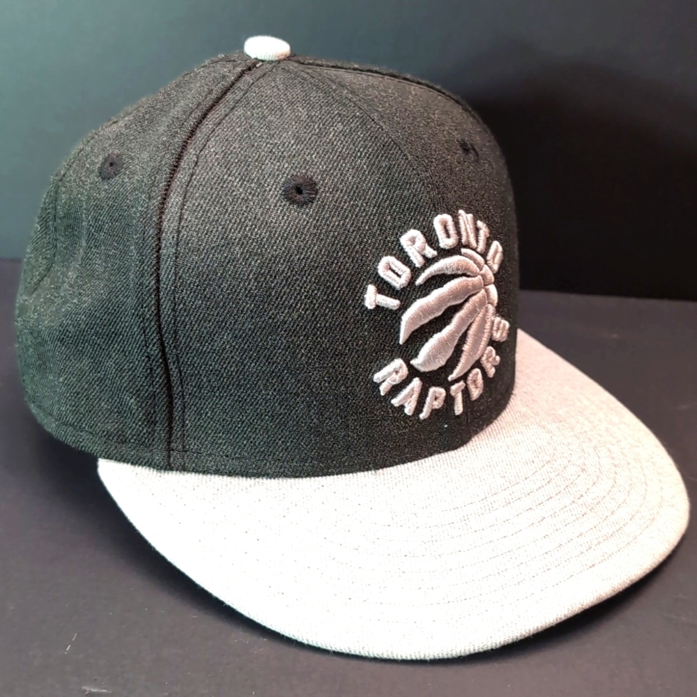 Toronto Raptors New ERA NBA Men's Gray/Black 59Fifty Fitted Ball Cap,Size 7 1/8